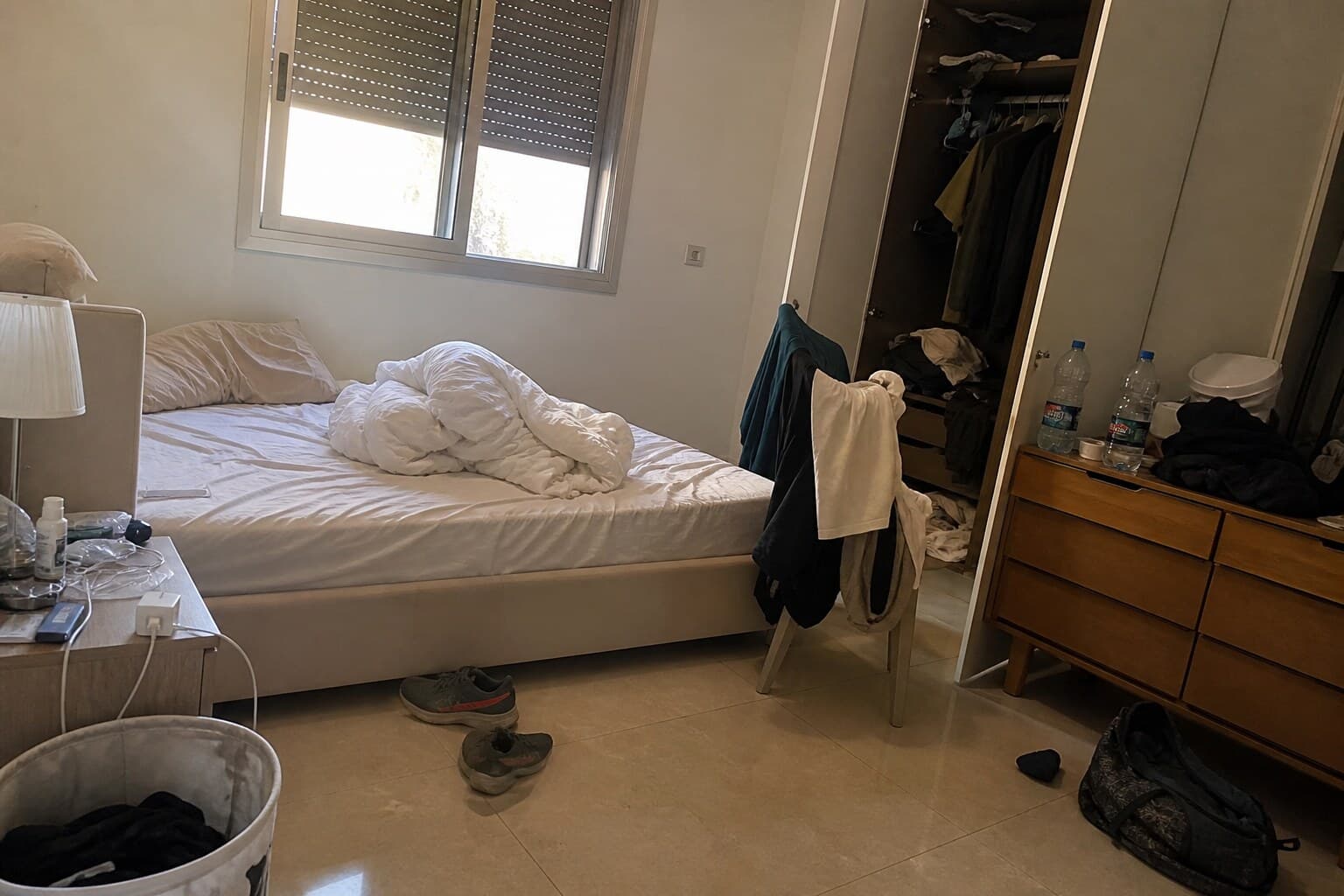 חדר שינה — בלגן יומיומי, צילום מהטלפון